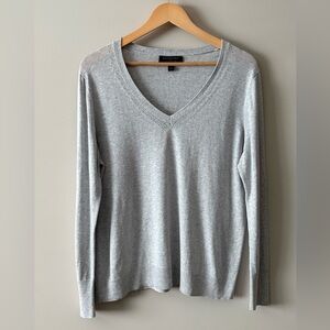 Banana Republic Luxe Yarn V-Neck Sweater – Size L